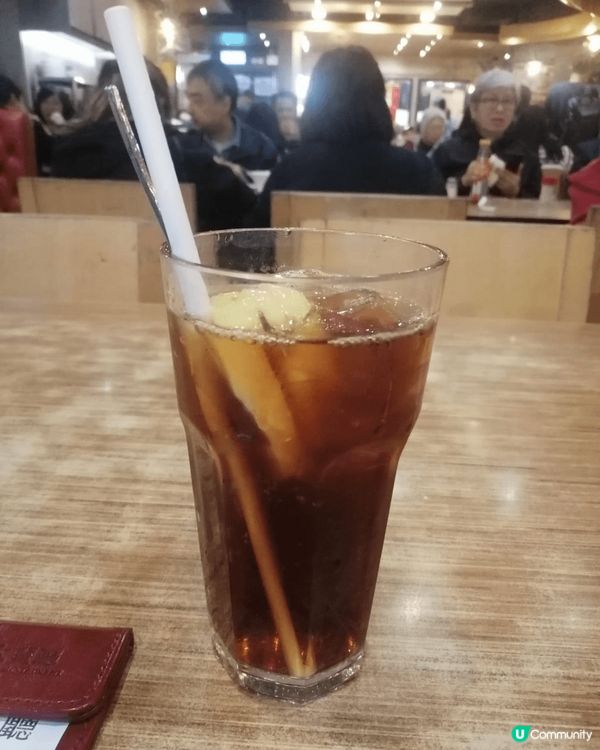 金鳳大餐廳多年來以份量十足的港式鐵板扒餐和親切服務，贏得了眾...