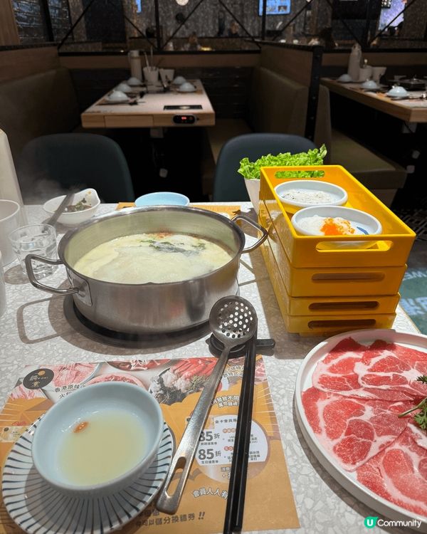 自助火鍋推介，多款肉類選擇，也可加錢食海鮮，湯底也很多，值得...