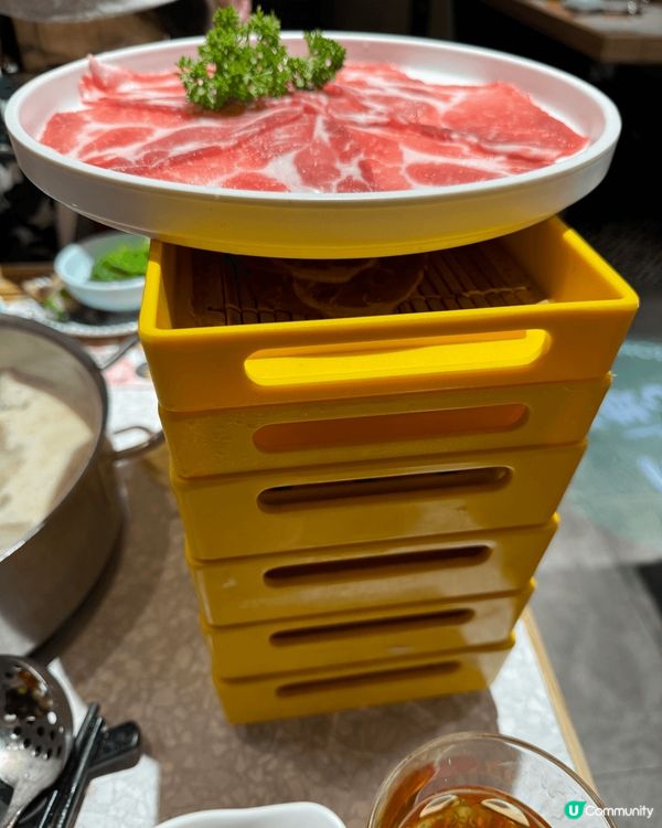 自助火鍋推介，多款肉類選擇，也可加錢食海鮮，湯底也很多，值得...