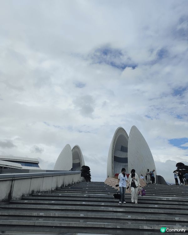 去了珠海日月貝,不光有劇院,還有大型商場及手信店,買到不亦樂...