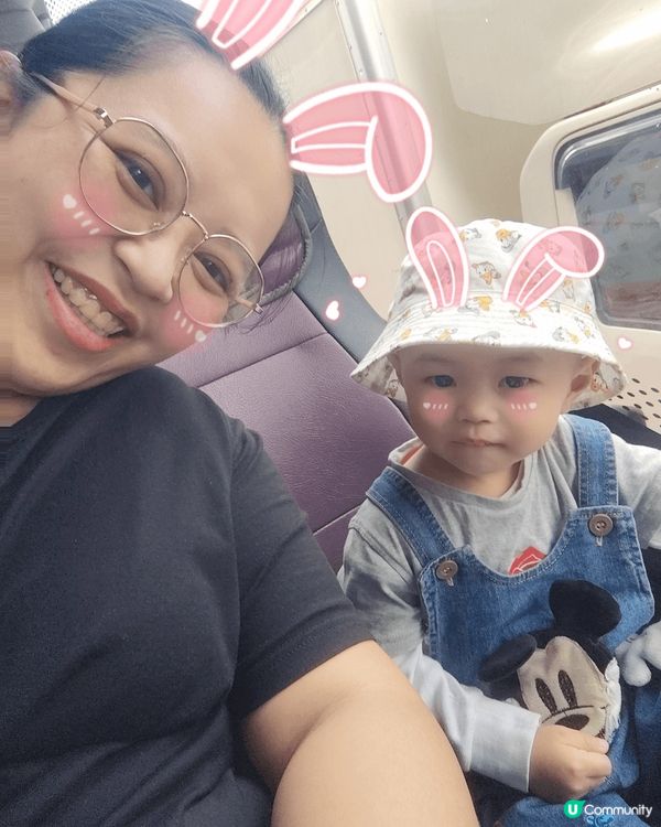 經常與兒子去不同地方玩耍及拍照，當中有多啦a夢展覽/中環摩天...