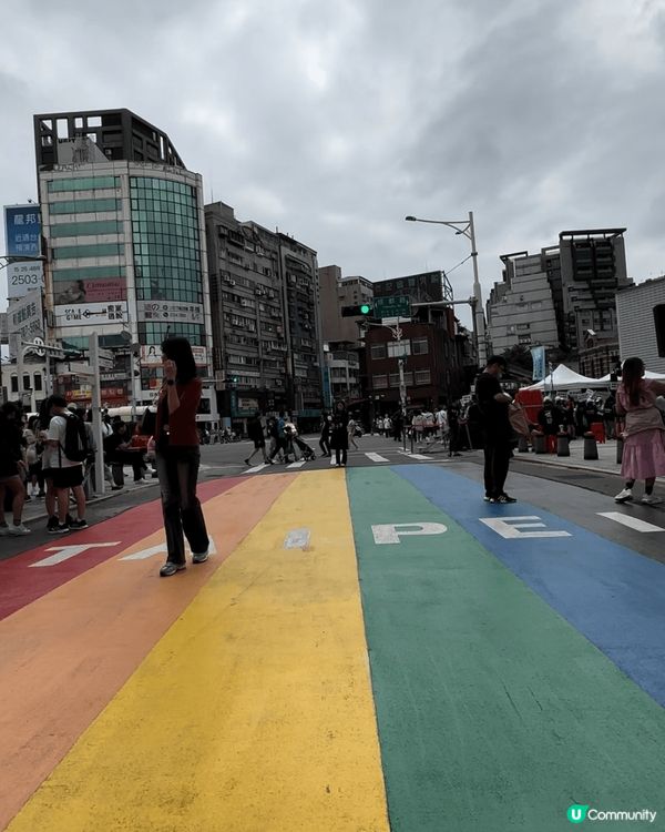 台北之旅最值得推薦的打卡景點,當然是歷史悠久的九份老街,最美...