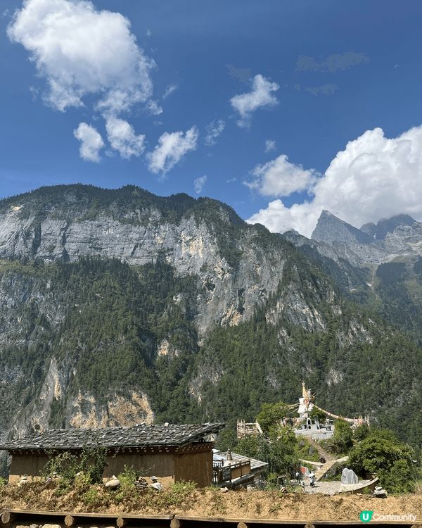 圖中是雲南香格里拉的景點，當地雖然海拔很高 三千多米，但是有...