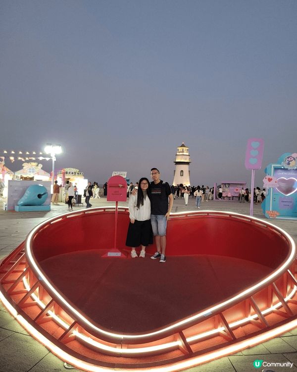 圖片打卡點是位於珠海-愛情郵局。我同我先生結婚七週年時，先生...