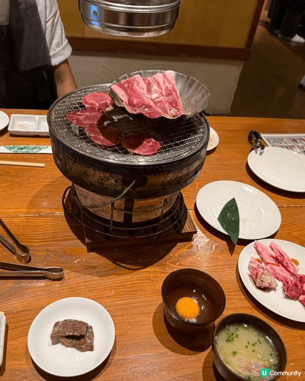 今次福岡之旅去左農家の一服食和牛燒肉，用炭火燒出黎既肉十分香...