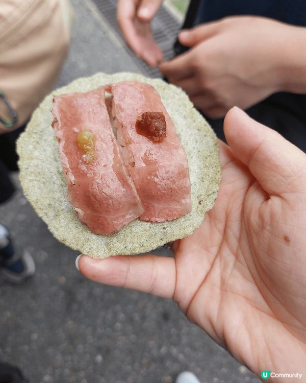 坐了二小時的旅遊巴，终於來到有古色古香的百村鄉，此地方有尖顶...