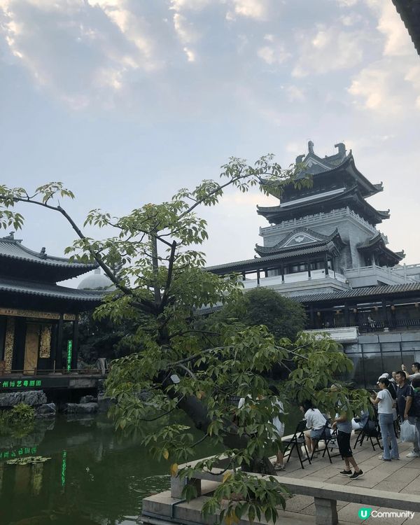 参观广州的李小龙故居，可以让人们了解这位传奇武术家的早期生活...