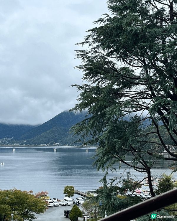 日本富士山， 可惜去到天氣唔好矇查查 睇唔到富士山，但係個湖...