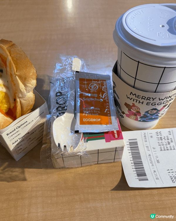 南韓仁川機場，有展品、有美食街。提早到機場要退稅、過海關，預...