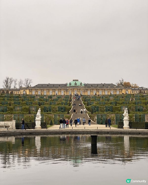 第一張係德國嘅無憂宮，亦係淚之女王拍攝場地。