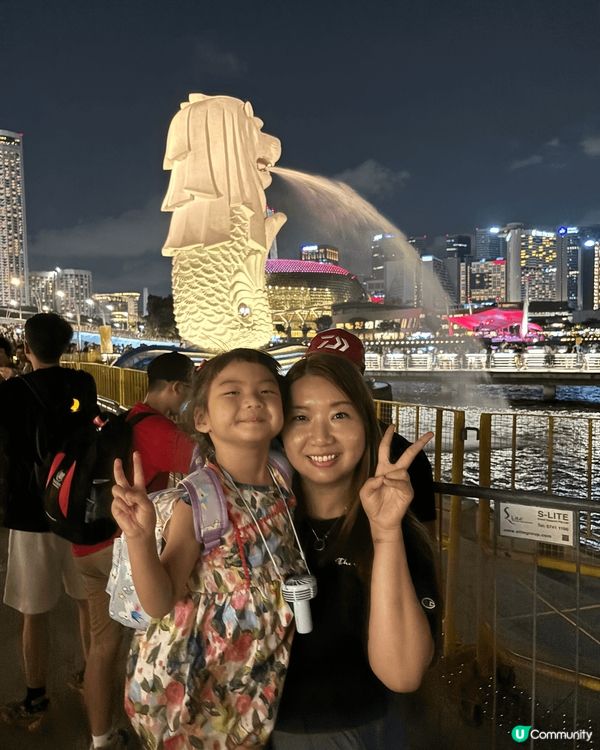 打卡點包括有新加坡既機場、環球影城、濱海灣花園Gardens...