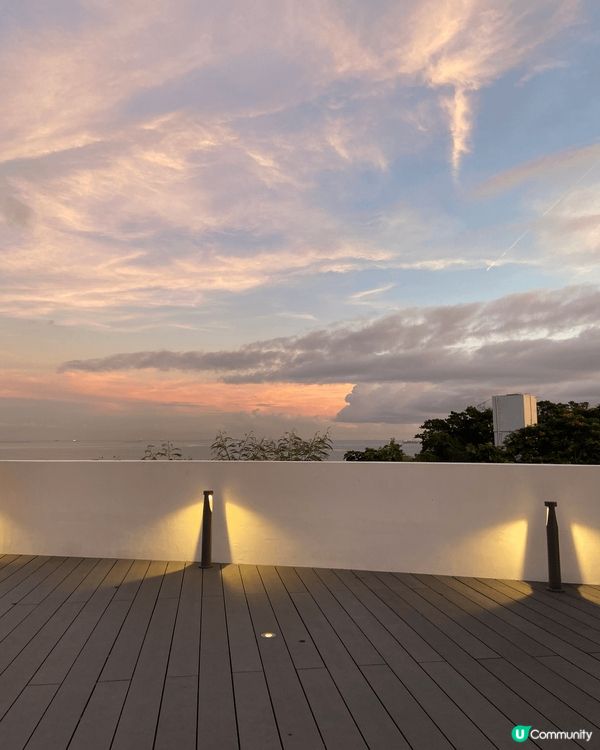 位於台灣高雄嘅旗津區真係好靚，山下有沙灘可以揸電單車環島遊，...