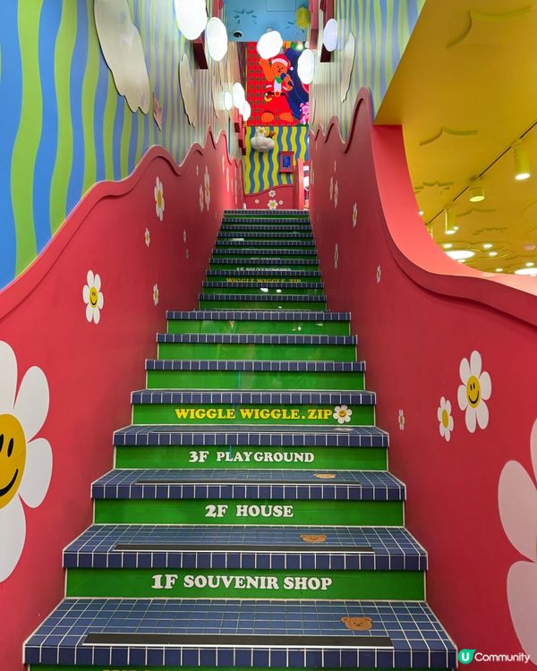 Wiggle Wiggle(위글위글)是一間很受歡迎的雜貨店...