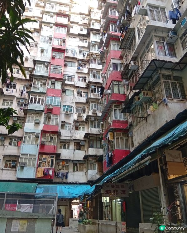 走進火紅變形金剛場景打卡-怪獸大廈