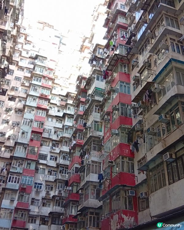 走進火紅變形金剛場景打卡-怪獸大廈