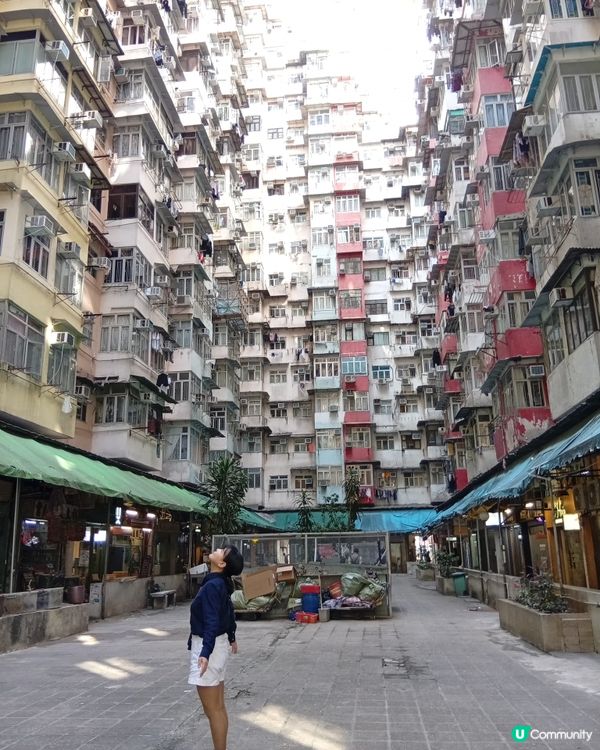 走進火紅變形金剛場景打卡-怪獸大廈