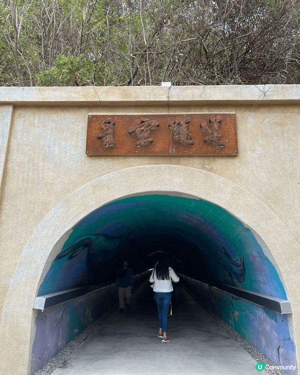 高雄親子休閒放鬆，沿海邊慢走，吹下海風，又可以欣賞傳統文化。...