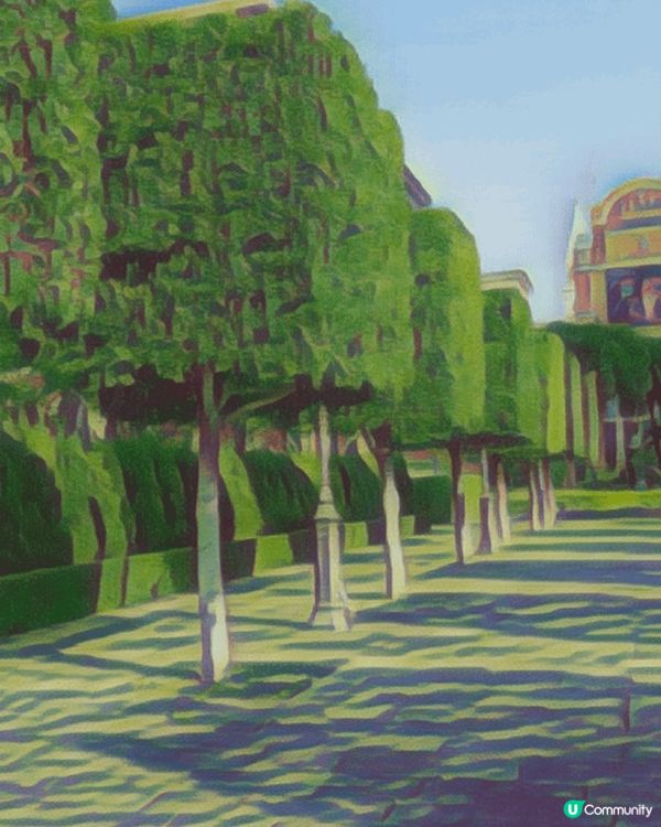 [澳門巴黎人酒店]外觀設計特別吸引，閃爍璀燦的艾菲爾鐵塔更是...