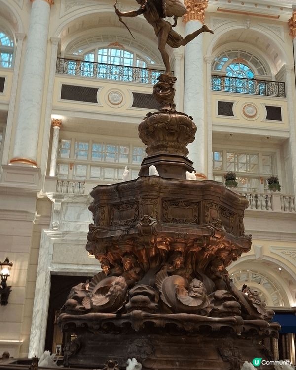 [澳門巴黎人酒店]外觀設計特別吸引，閃爍璀燦的艾菲爾鐵塔更是...