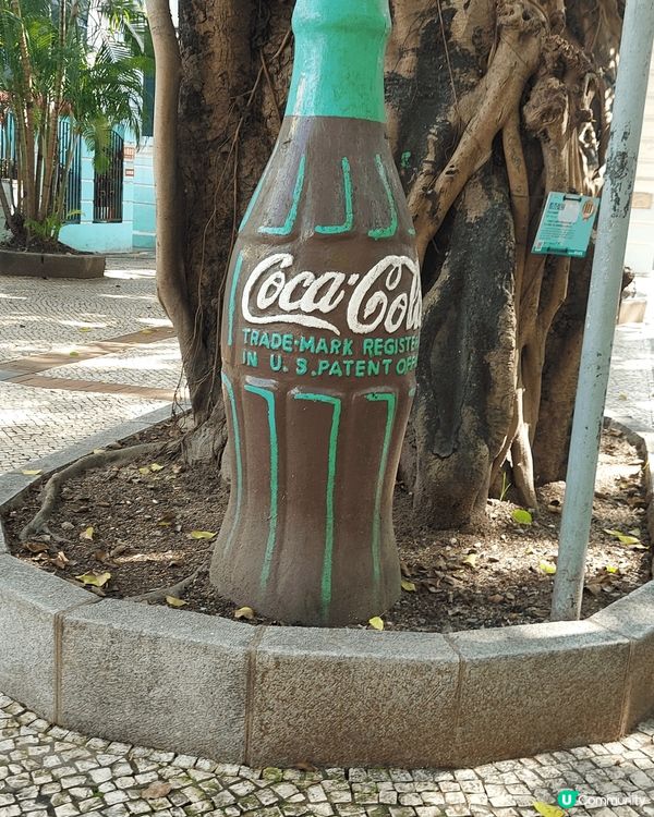 [澳門巴黎人酒店]外觀設計特別吸引，閃爍璀燦的艾菲爾鐵塔更是...