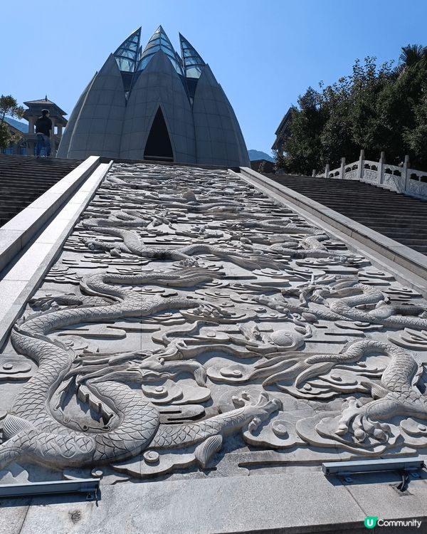 拍攝於韶關經律論國際酒店附近的旅遊熱點,如世界最大的翡翠玉石...