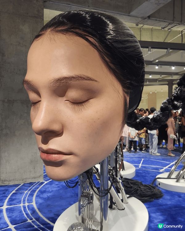 深圳巨人館展覽值得來參加。把超巨型藝術品放置於型挌時裝品牌，...