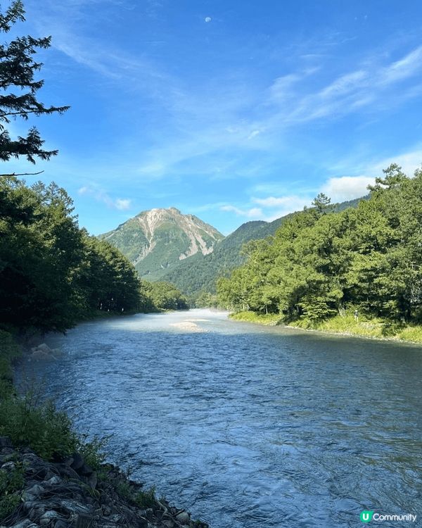 上高地 ，朝早起床就望見如此美景 藍天白雲加上微暖和風 ，如...