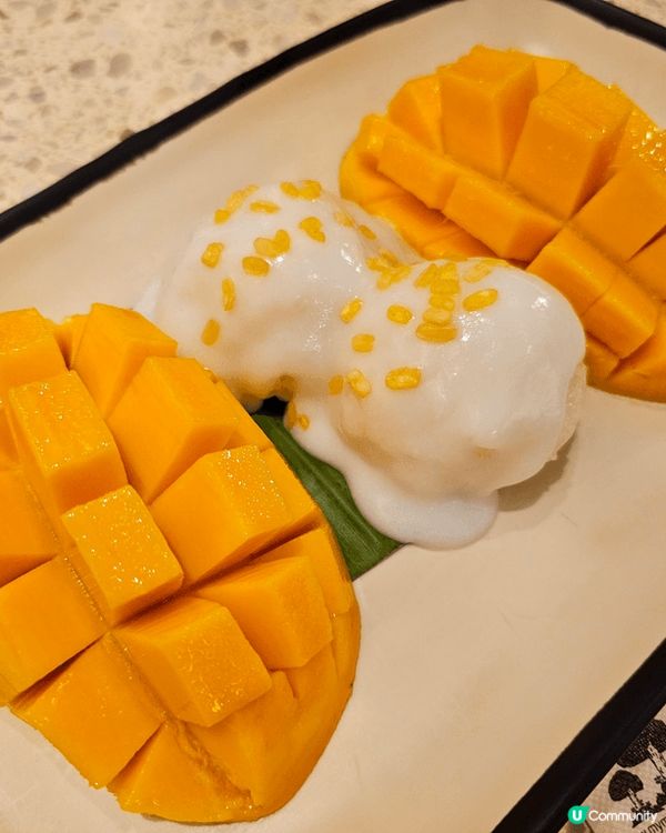 去泰國當然要食芒果啦～芒果超甜，芒果冰，芒果糯米飯❤️，另外...