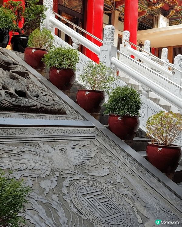 高雄三鳳宮，建立於清聖祖康熙十一年（1672年），是高雄市香...