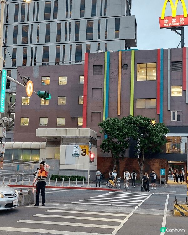 台灣早餐首選阜杭豆漿、士林夜市大大件雞扒鐵板