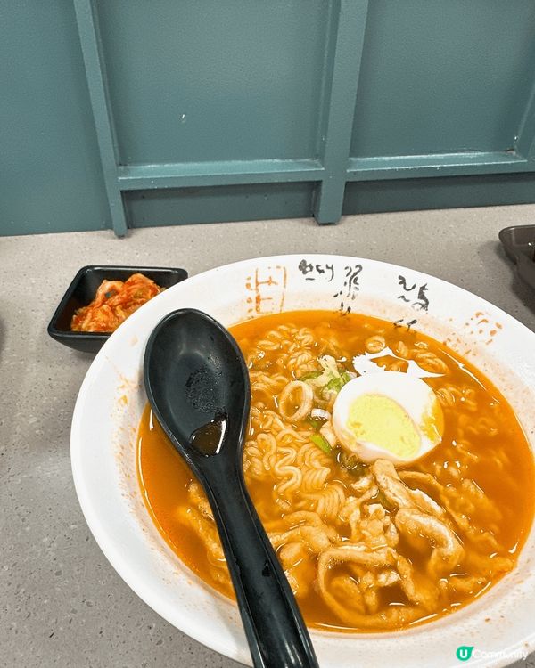 韓國的魚糕湯，湯頭清甜微辣，實屬於冬天保暖的食物之一，簡簡單...