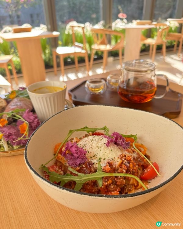 係高山劇場享受下悠閑嘅時刻