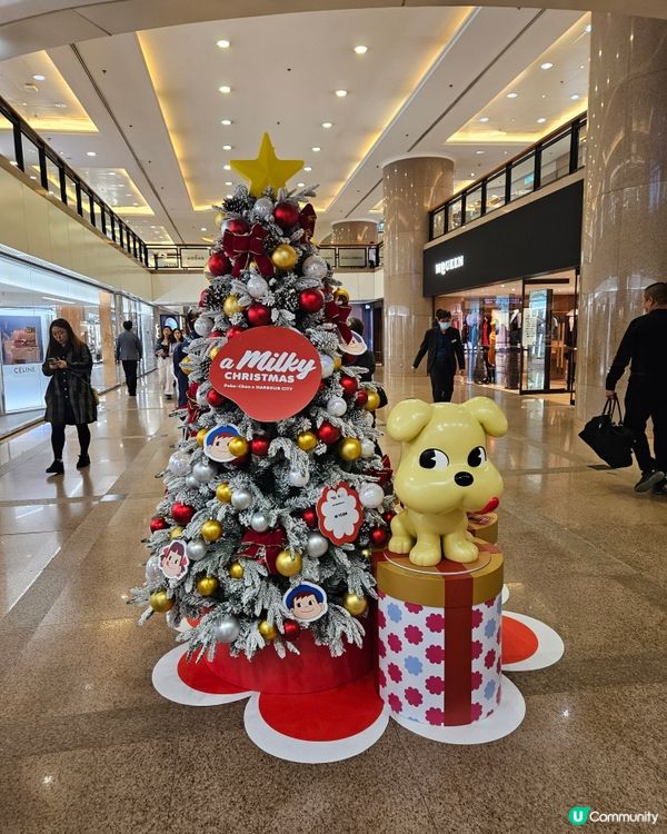 好多牛奶妹及牛奶仔的唔同造型排列