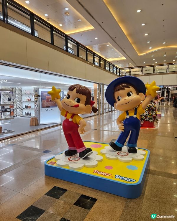 好多牛奶妹及牛奶仔的唔同造型排列