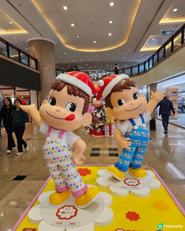 好多牛奶妹及牛奶仔的唔同造型排列