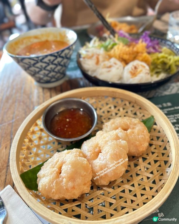 大大隻大頭蝦🦐椰子冬陰功 💕 泰式沾麵