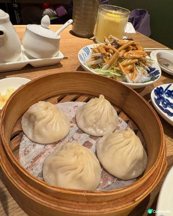 這間餐廳跟名字類似的上海x婆,售賣也是上海菜式,最喜歡他們店...