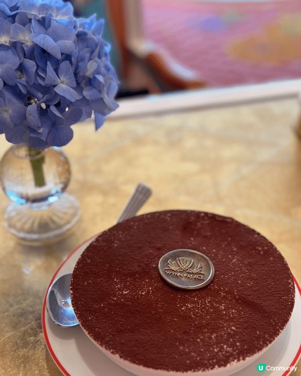 澳門永利皇宮咖啡苑的裝潢設計仿如宮殿般金碧輝煌。一踏入咖啡苑...