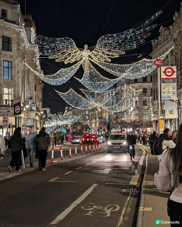 儘管現在還只是11月，英國早已為迎接聖誕摩掌擦掌了，街頭已換...