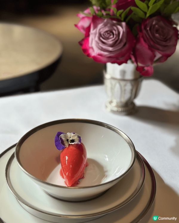 位於巴黎的米芝蓮三星餐廳L'Ambroisie，已連續35年...