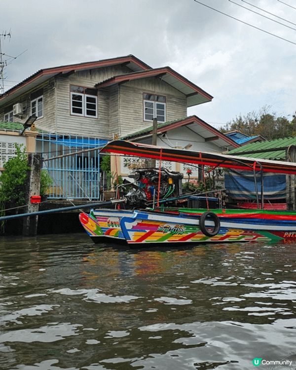 泰國傳統水上市場，市集裏面有賣好多泰國特色小食，基本旅客中意...