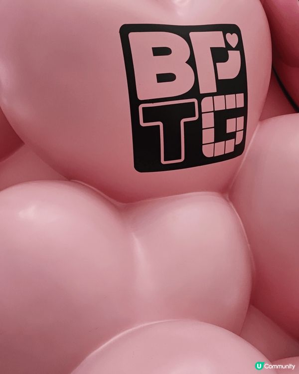 經過black pink 的pop up store. 見到...