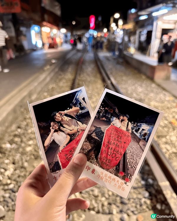 登登登登!介紹大家去情侶必去台灣十分放天燈，圖裏面嗰間仲有特...