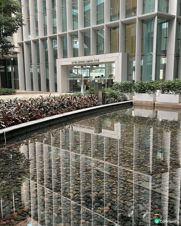 香港大學絕對係香港最靚嘅大學，建築物有百年歷史，紅磚瓦頂也太...