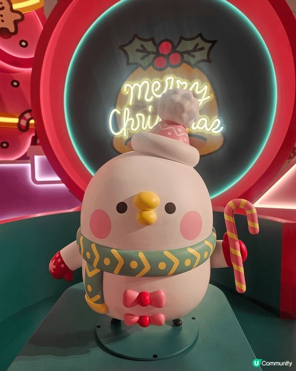 係充滿節日氛圍嘅K11 Musea行街，一路聽住流行聖誕曲，...