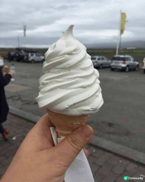 冰島旅程，浸溫泉、逛教堂、出海賞鯨、看千年冰山、漫步黑沙灘、...