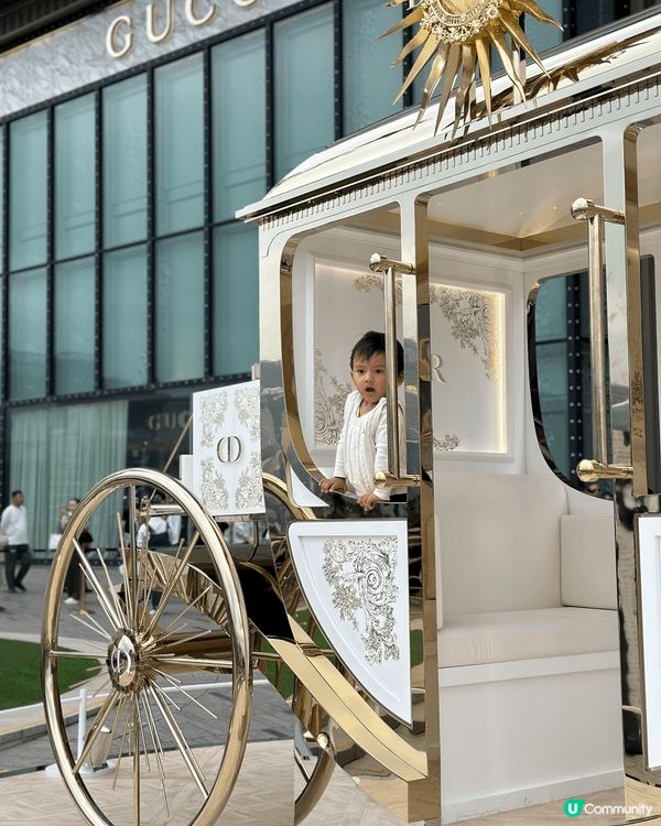 香港打卡點推薦！尖沙咀 Dior聖誕裝置位於K11 MUSE...