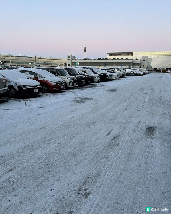 上個月頭去咗北海道玩，一落機就一片雪地好靚，之後去咗一間食十...