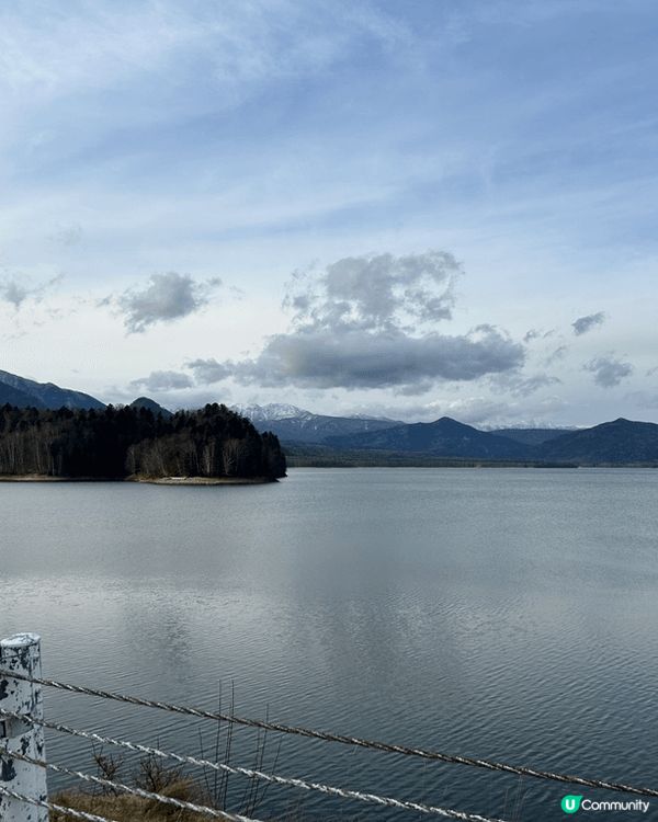 上個月頭去咗北海道玩，一落機就一片雪地好靚，之後去咗一間食十...