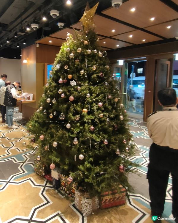 聖誕老人現身觀塘投注站！仲有聖誕樹🎄🎅